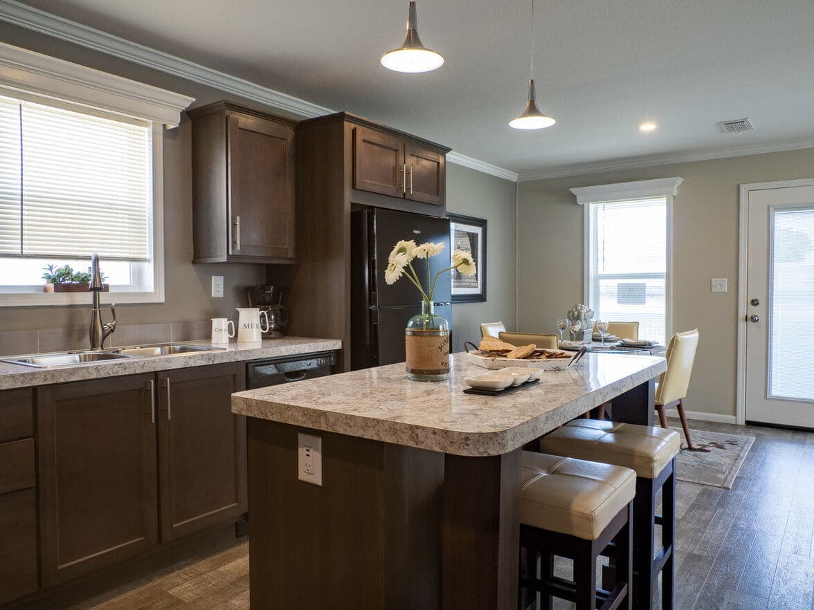 Avon park 24482e kitchen home features