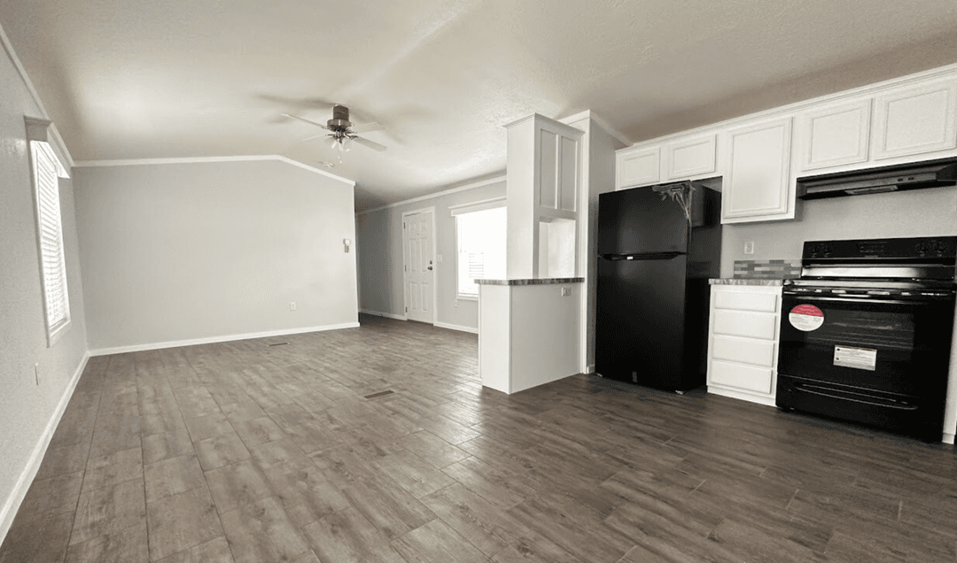 Solitaire 16763b interior home features