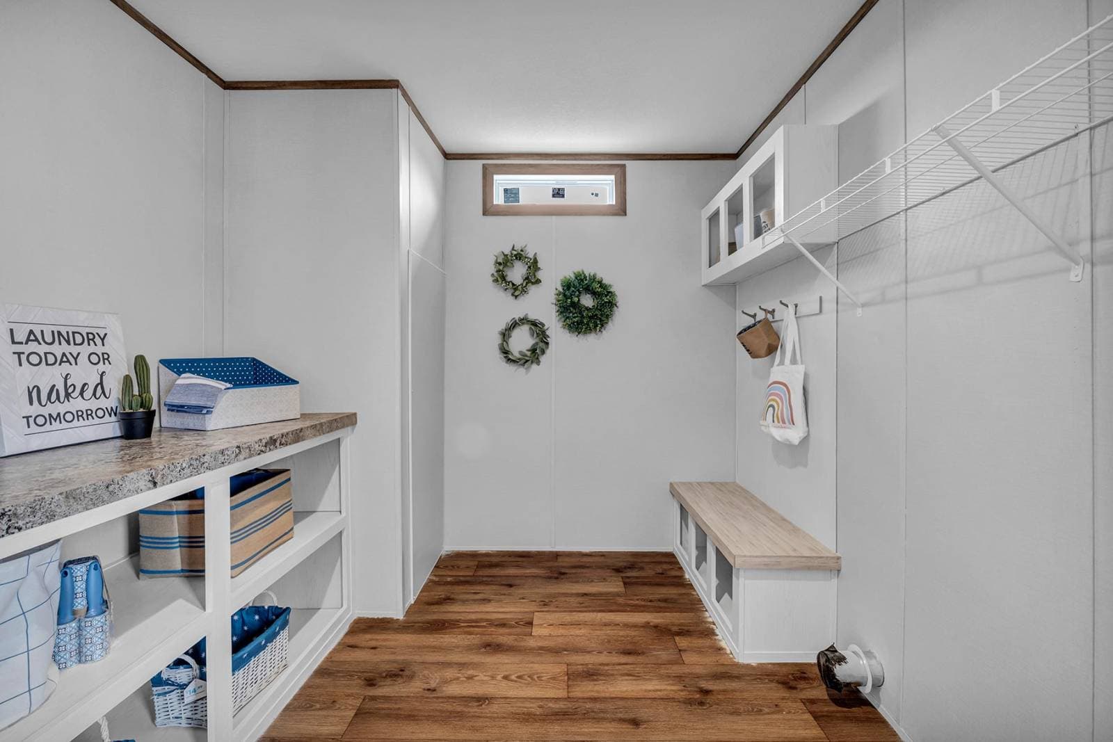 Csd3264l interior home features