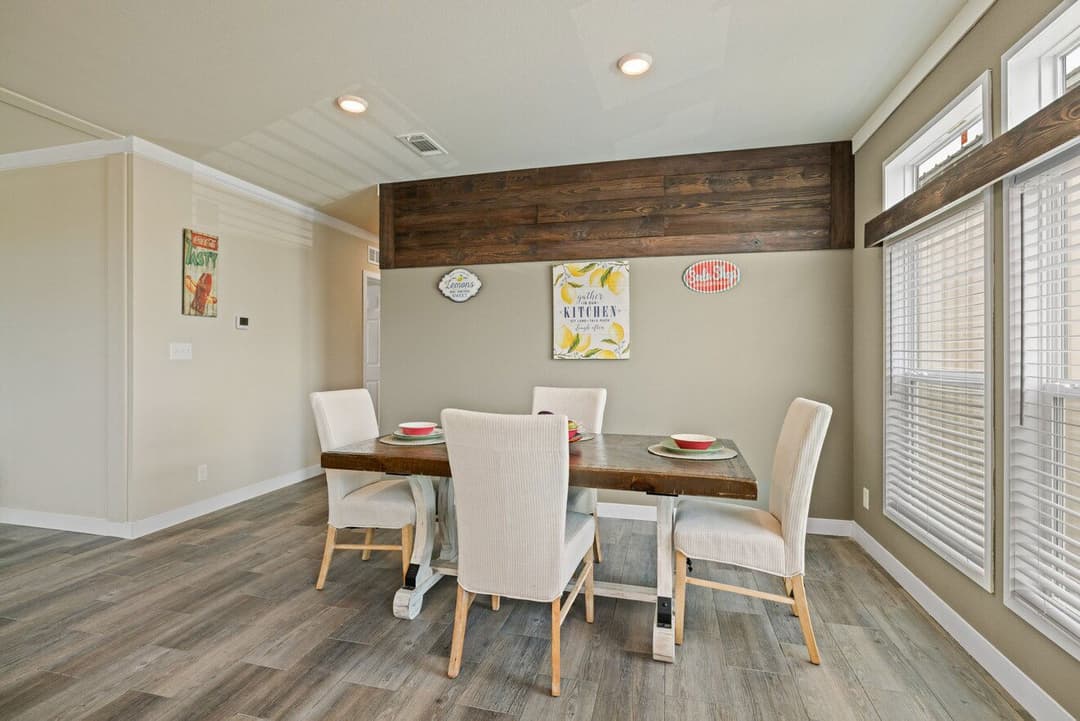 El rancho iv 32764a interior home features