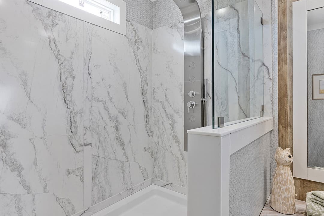 Sheridan 52 28523s bathroom home features