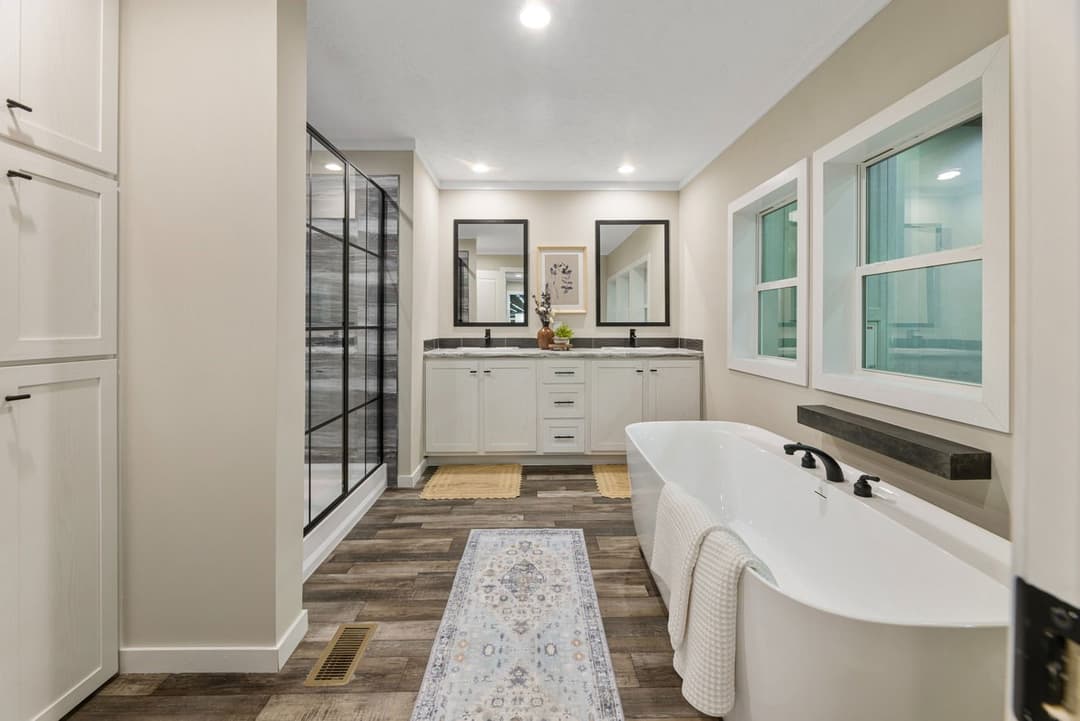 Stratos 28643b bathroom home features