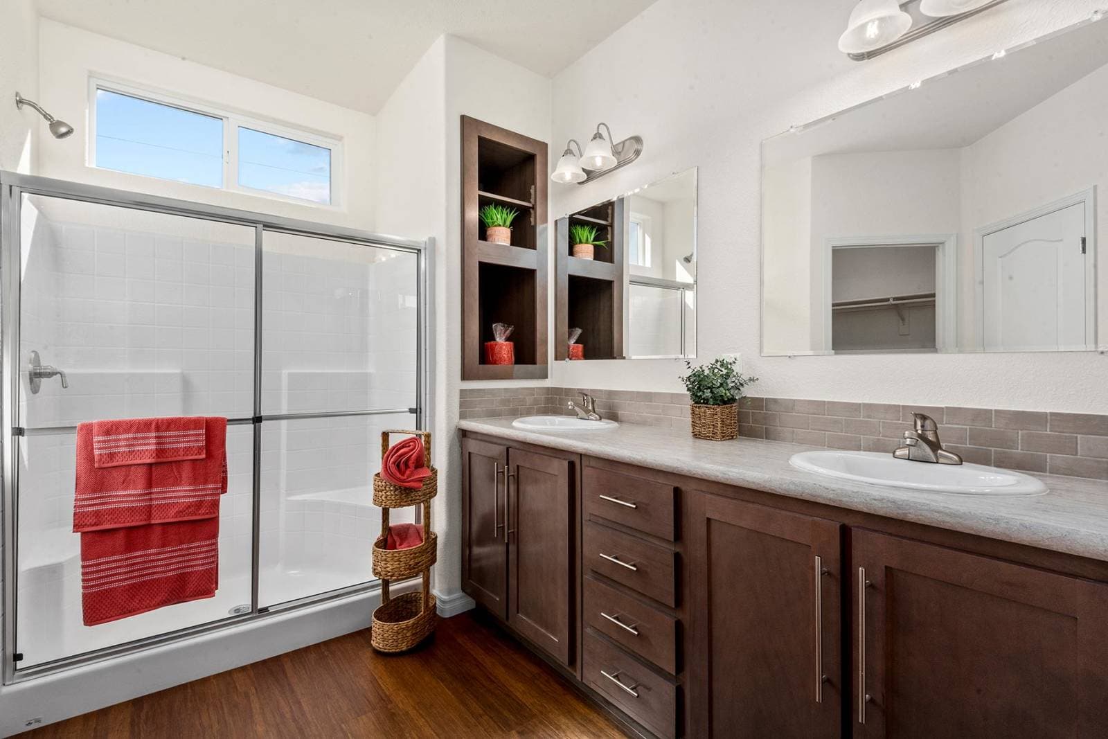 American freedom 2848u  bathroom home features