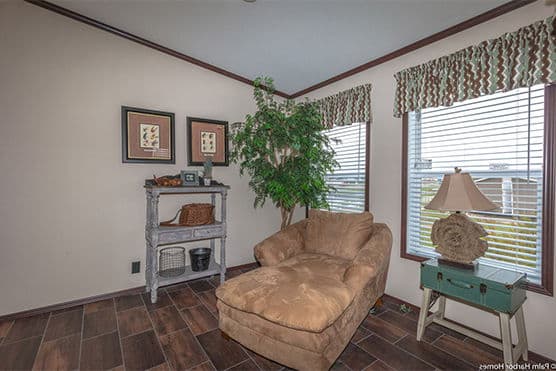 Retreat 30643r interior home features