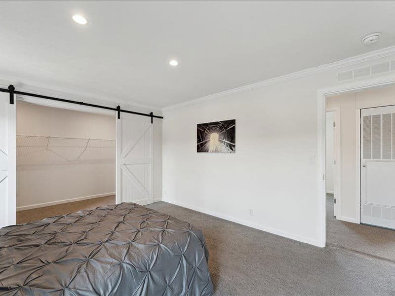 Spectra cs7301 bedroom home features