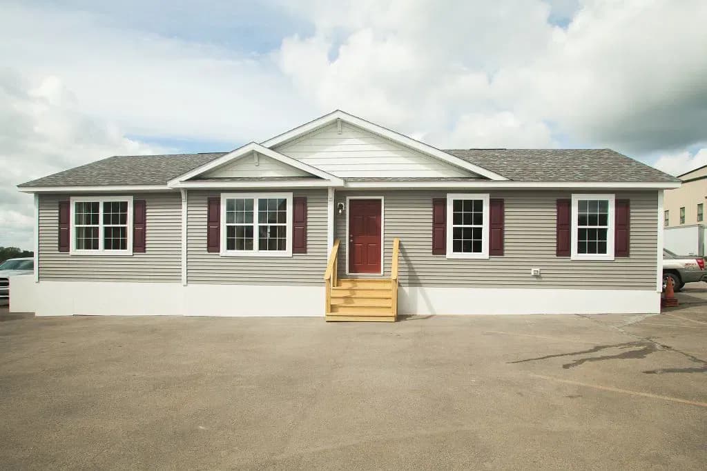 Magnifique hero and exterior home features