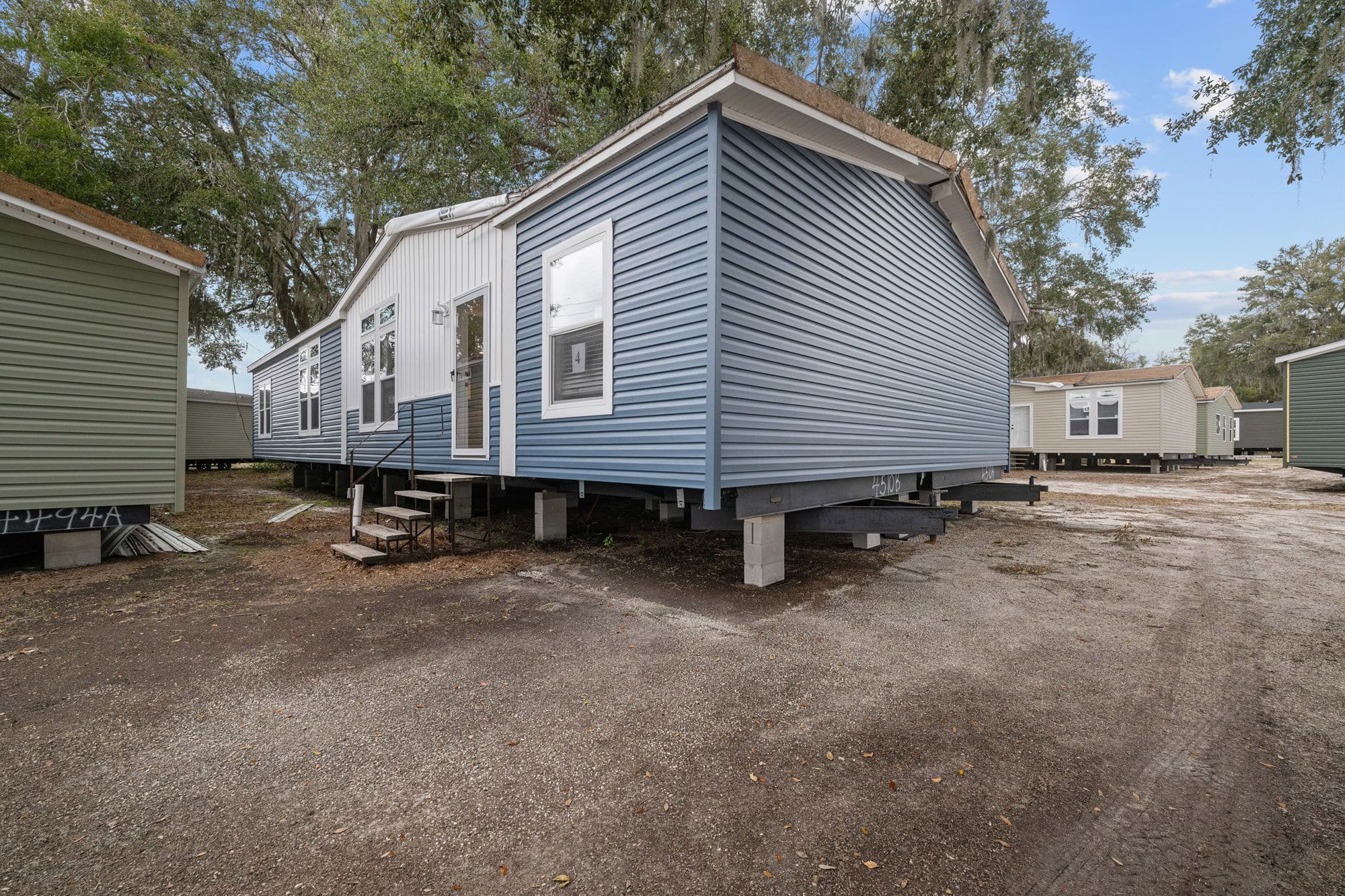 Merritt island elevation and exterior home features