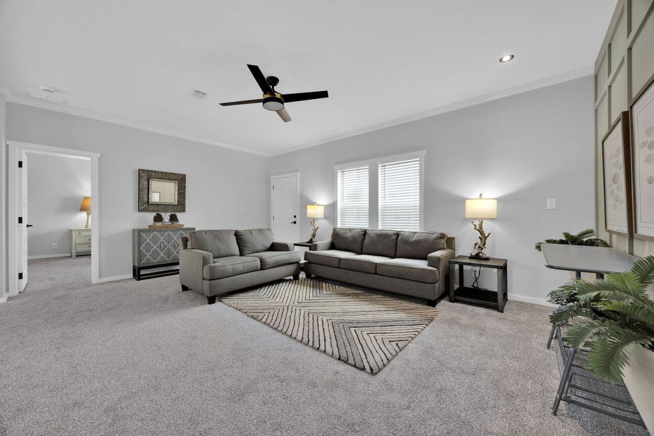 Quinn 30523a interior home features