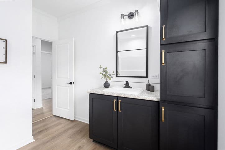 Max premier 2 32643a bathroom home features