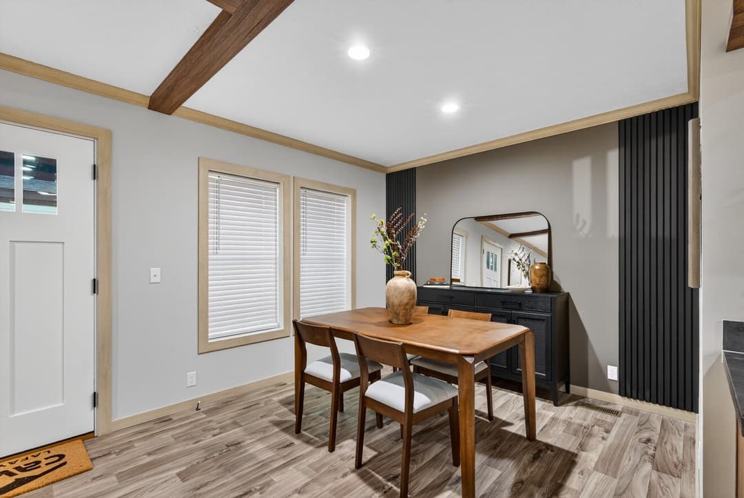 Ignition 32704e interior home features
