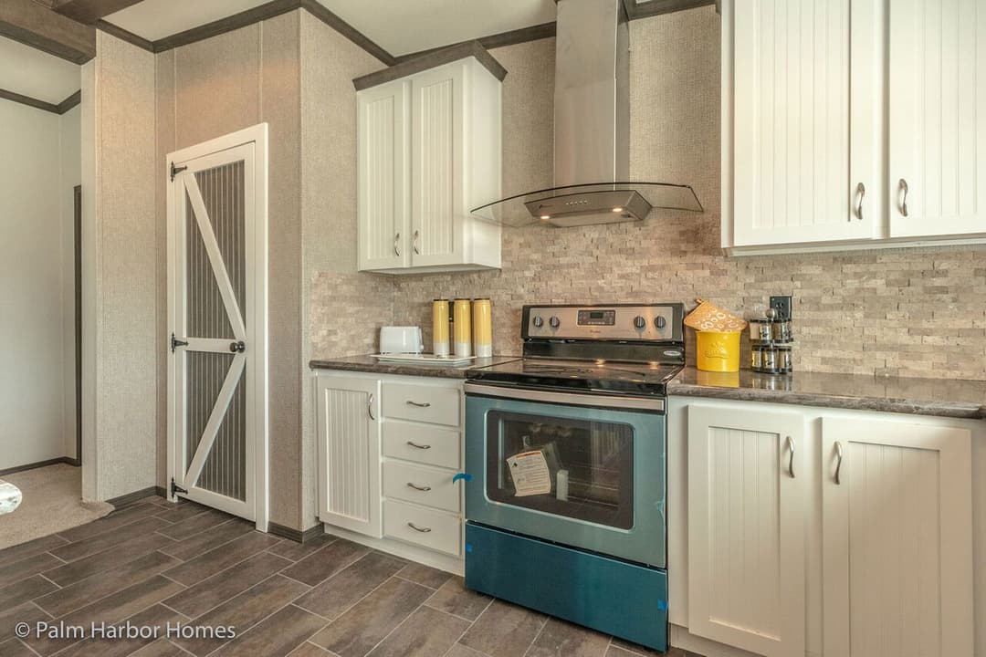 Carrington 30764c kitchen home features