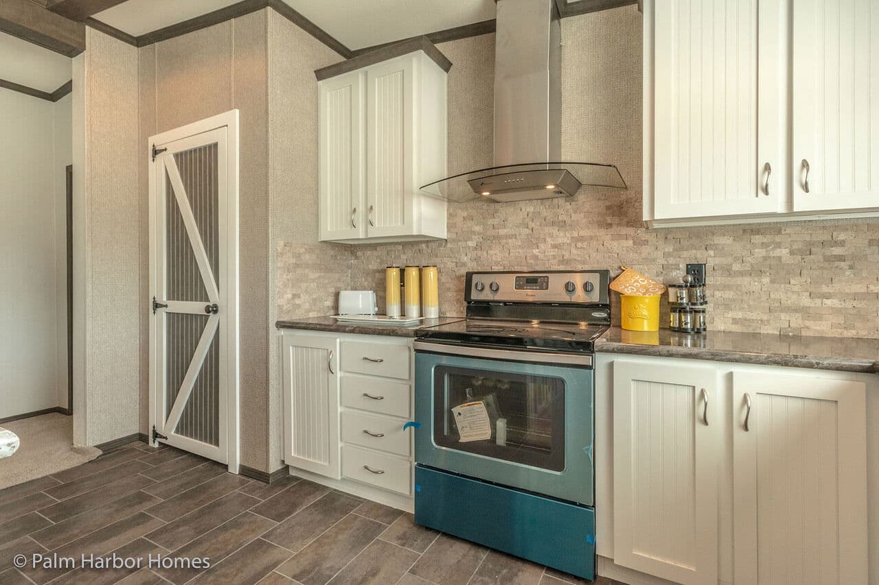 Carrington 30764c kitchen home features