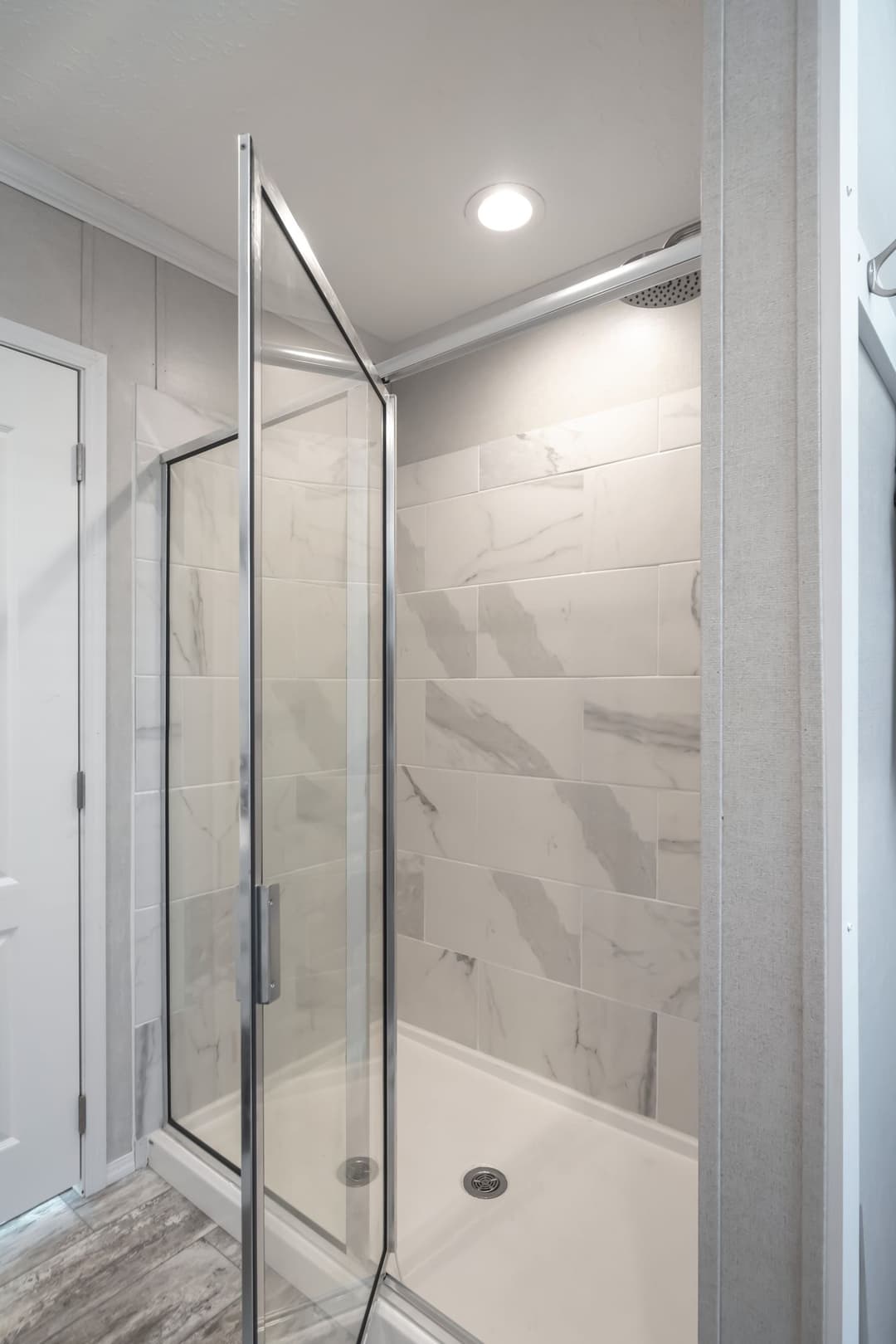 Stella bathroom home features