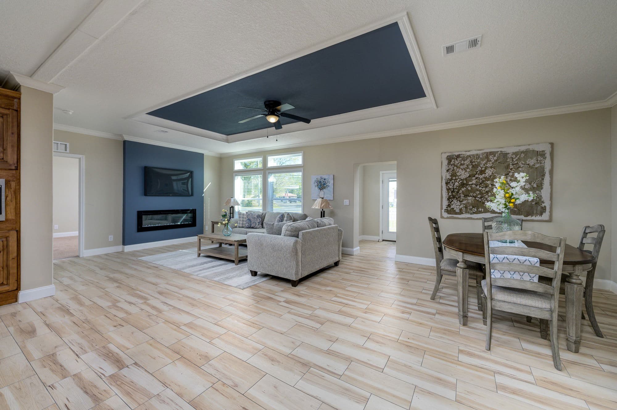 Big mullet interior home features