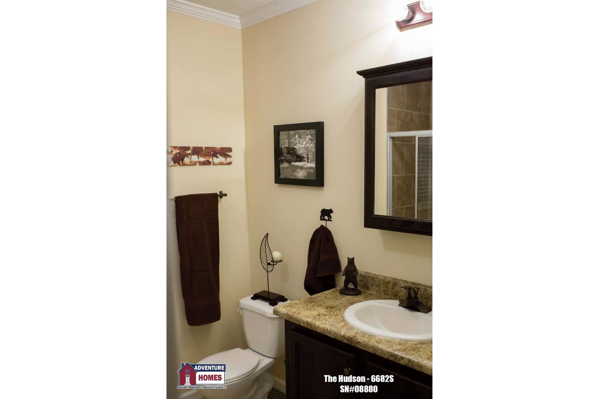 Hudson | 6682s bathroom home features
