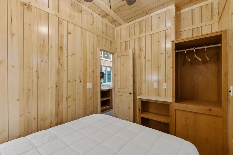 Desert vista apsn4110l bedroom home features