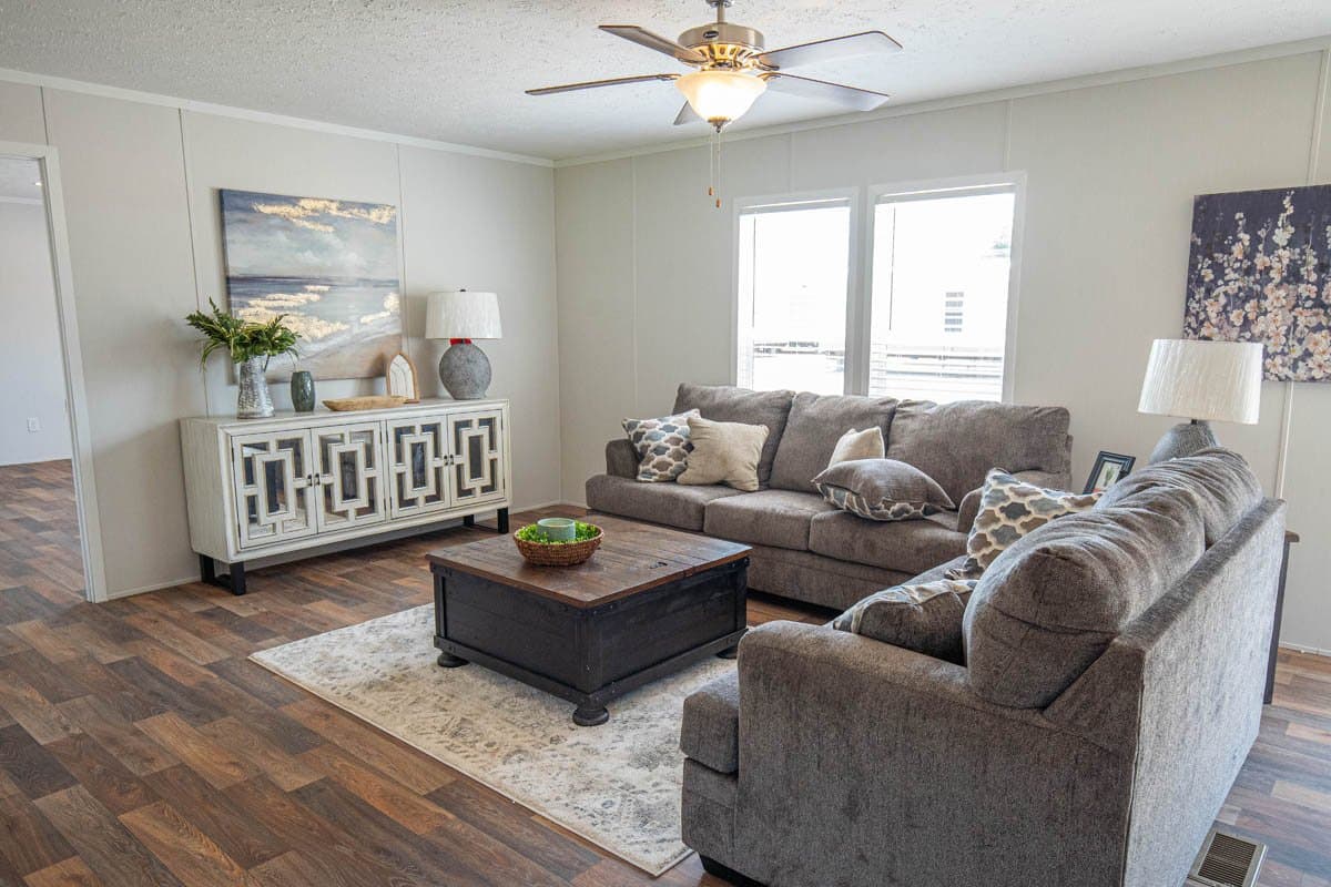 Ascent interior home features