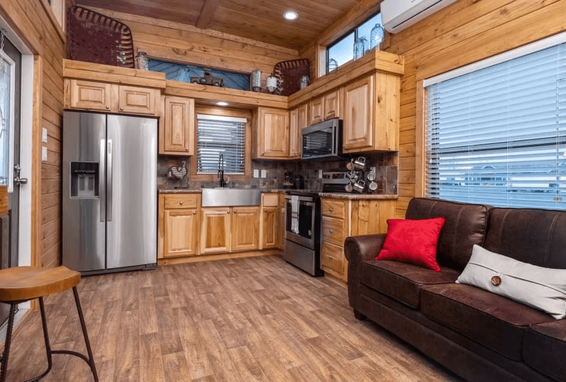 Meadow view kitchen home features