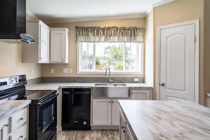 Ronton kitchen home features