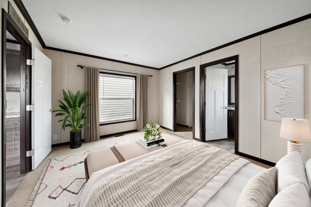 C815 bedroom home features