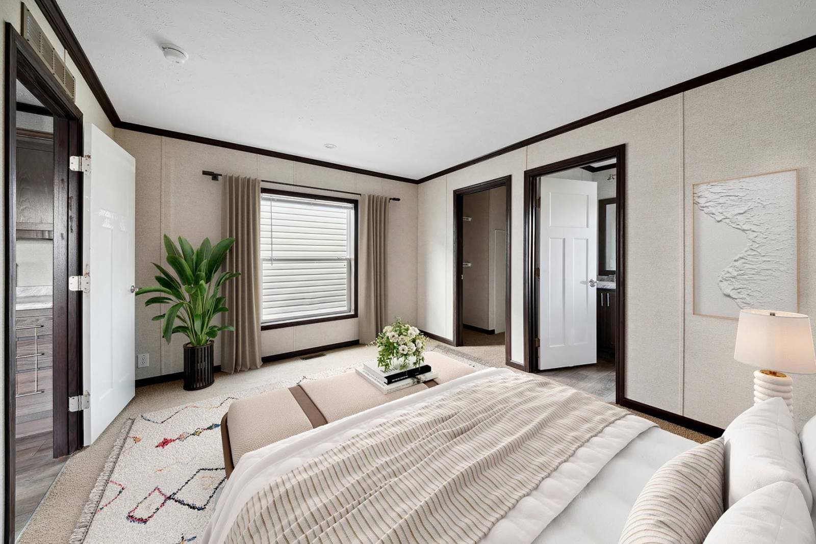 C815 bedroom home features