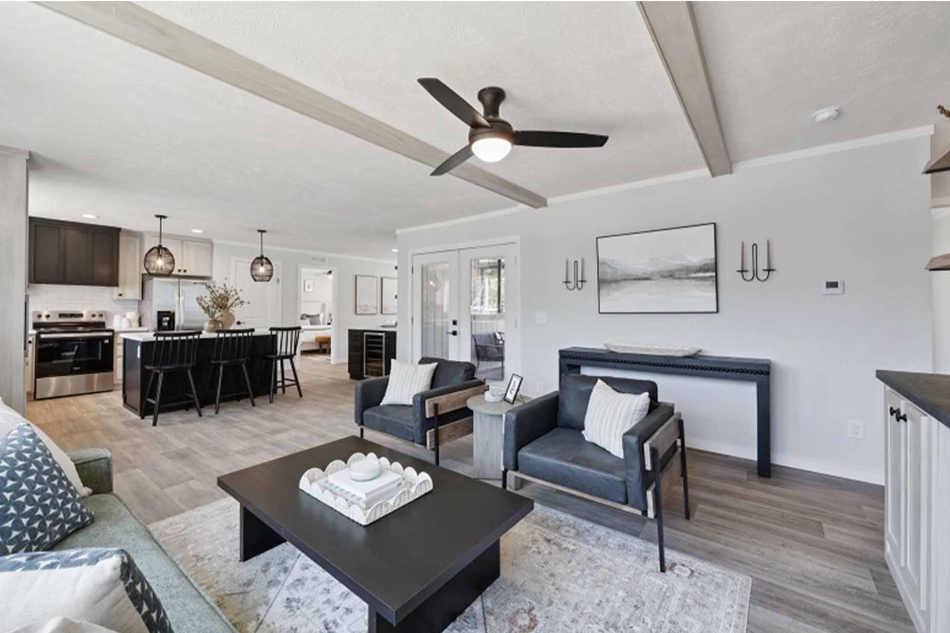 Axis 32563n interior home features