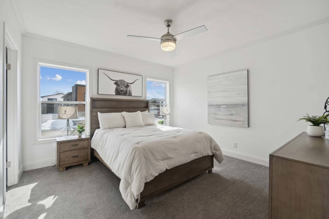 Orion-e bedroom home features