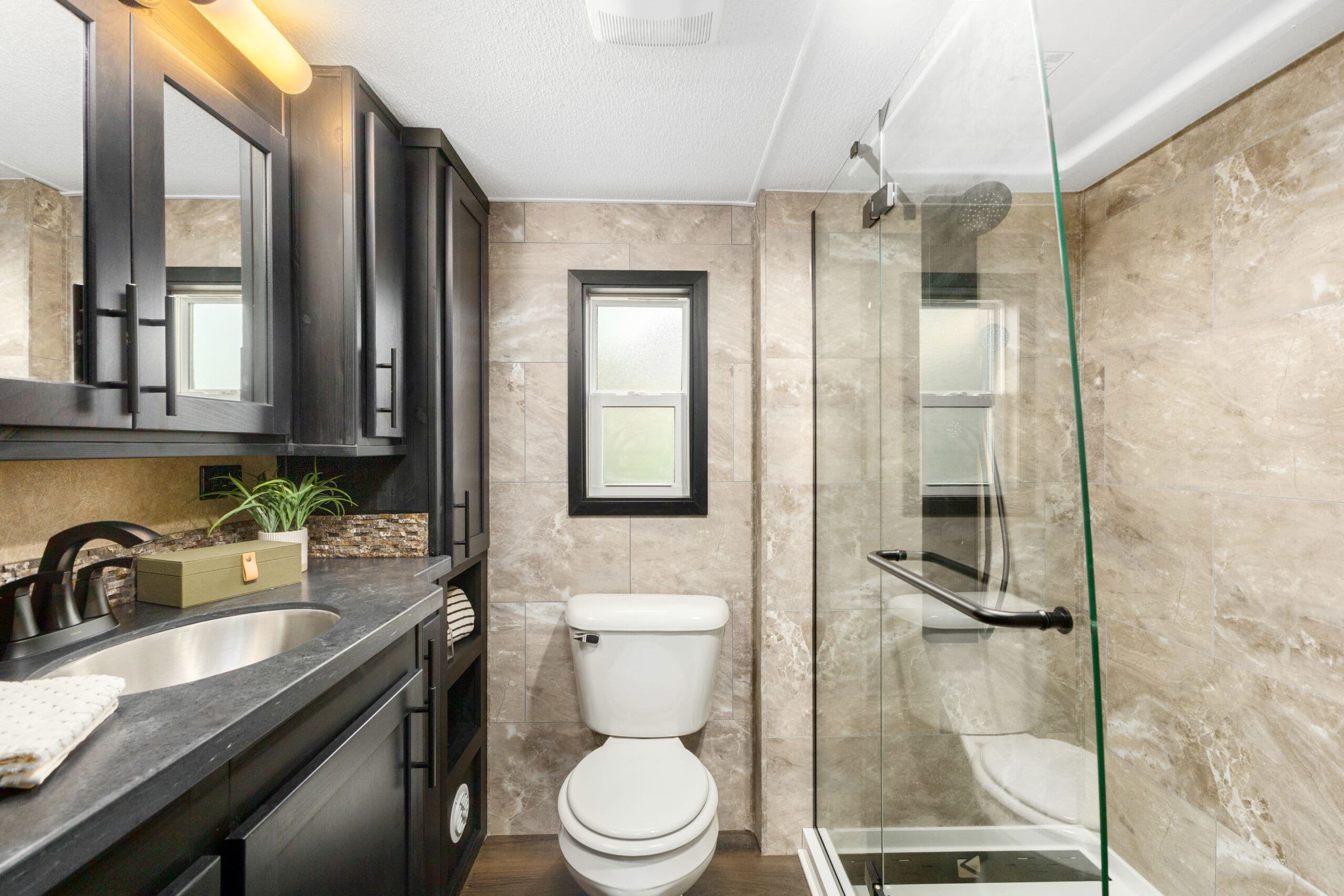 Eldorado 9001 bathroom home features