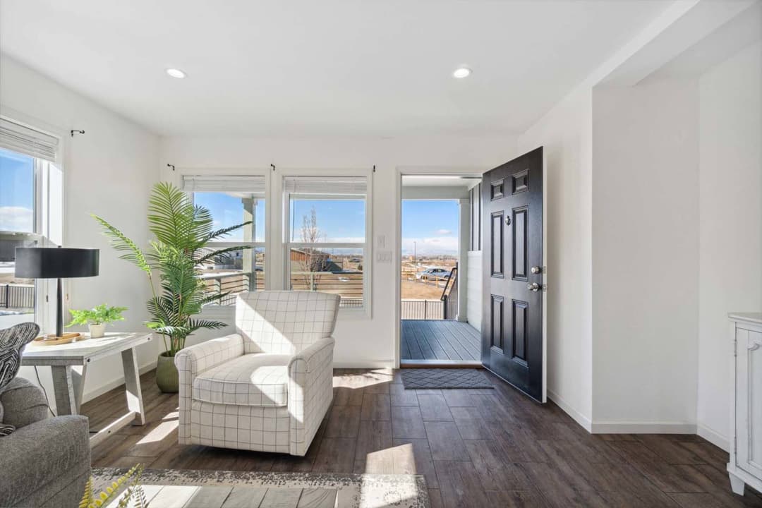 Pika-e interior home features