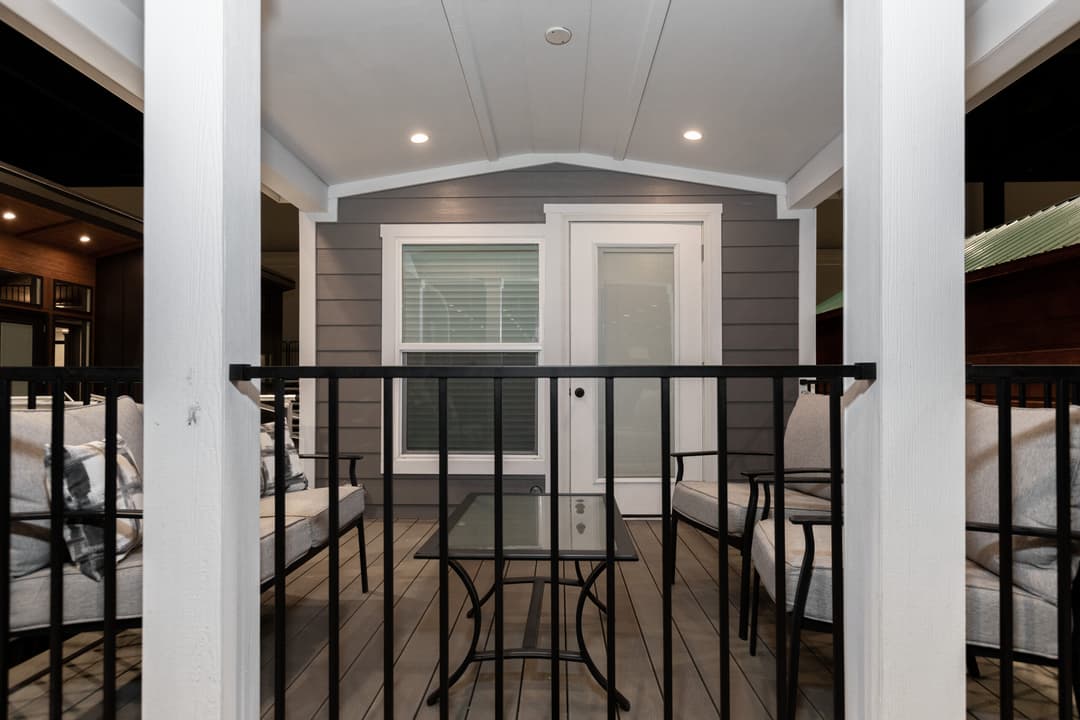 Blue springs exterior home features