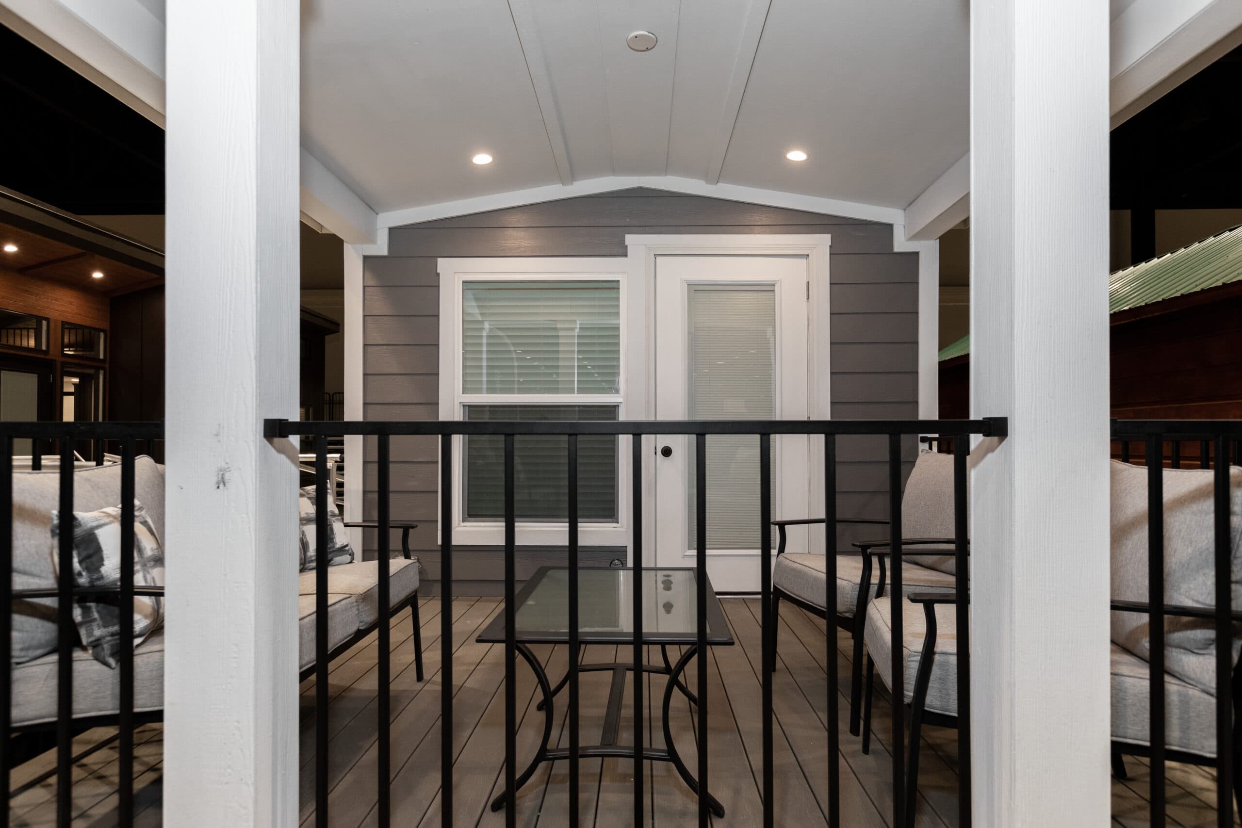 Blue springs exterior home features