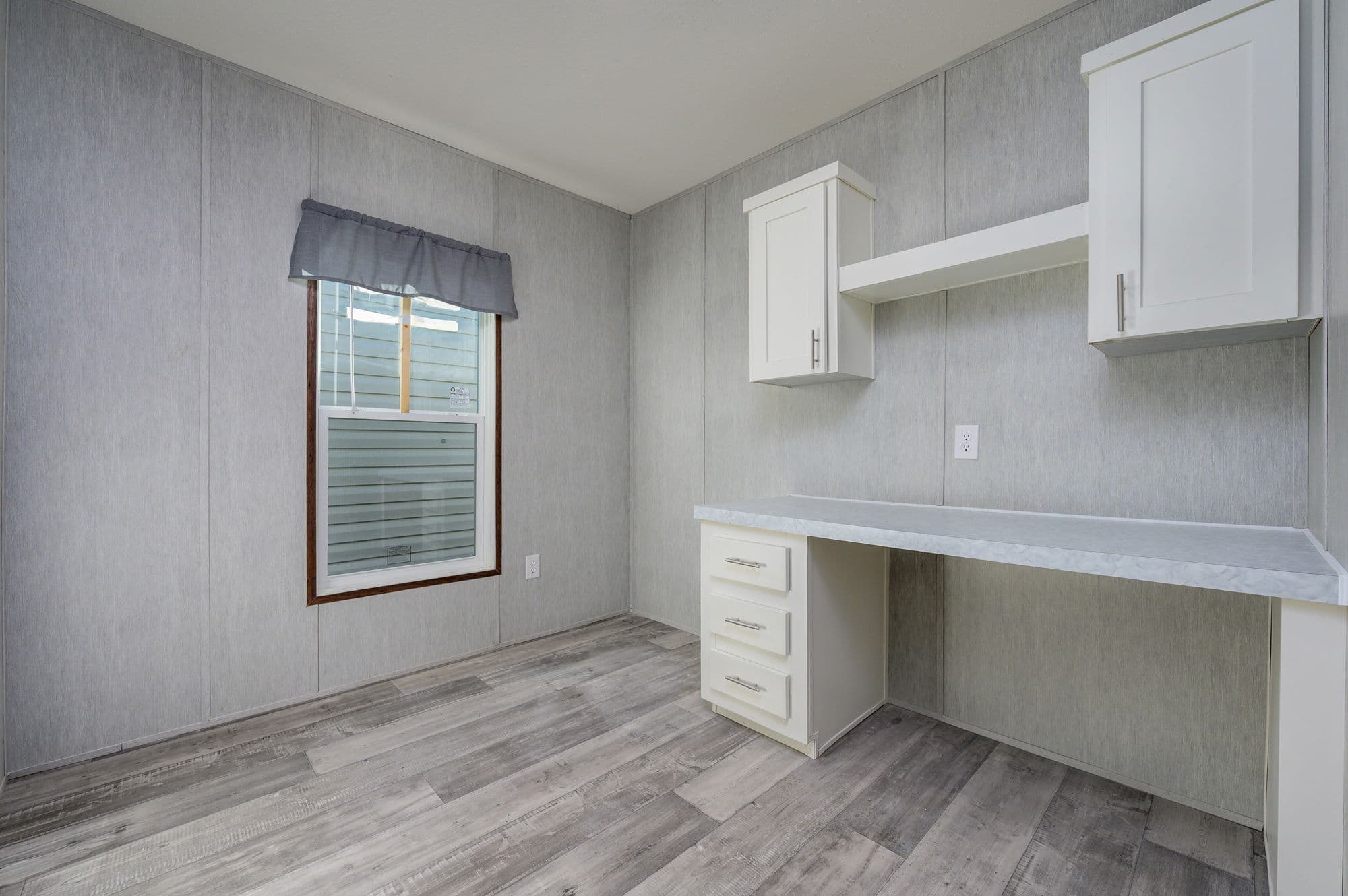 Spring ridge interior home features