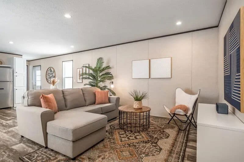 Ridge interior home features