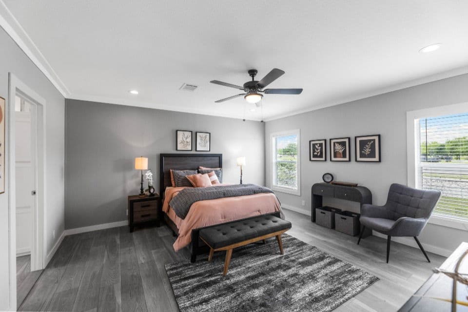 Apex 32763x bedroom home features