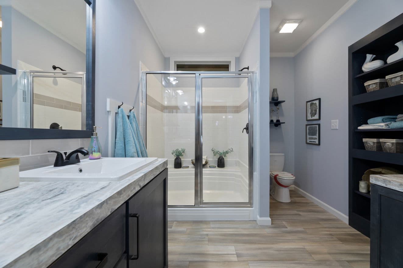 Finley 28684a bathroom home features