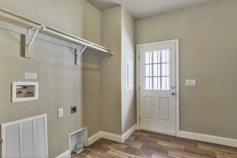 Citrus interior home features