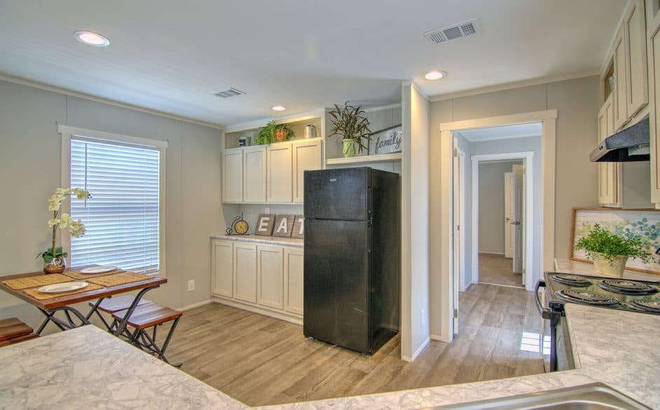 Park place 302 kitchen home features