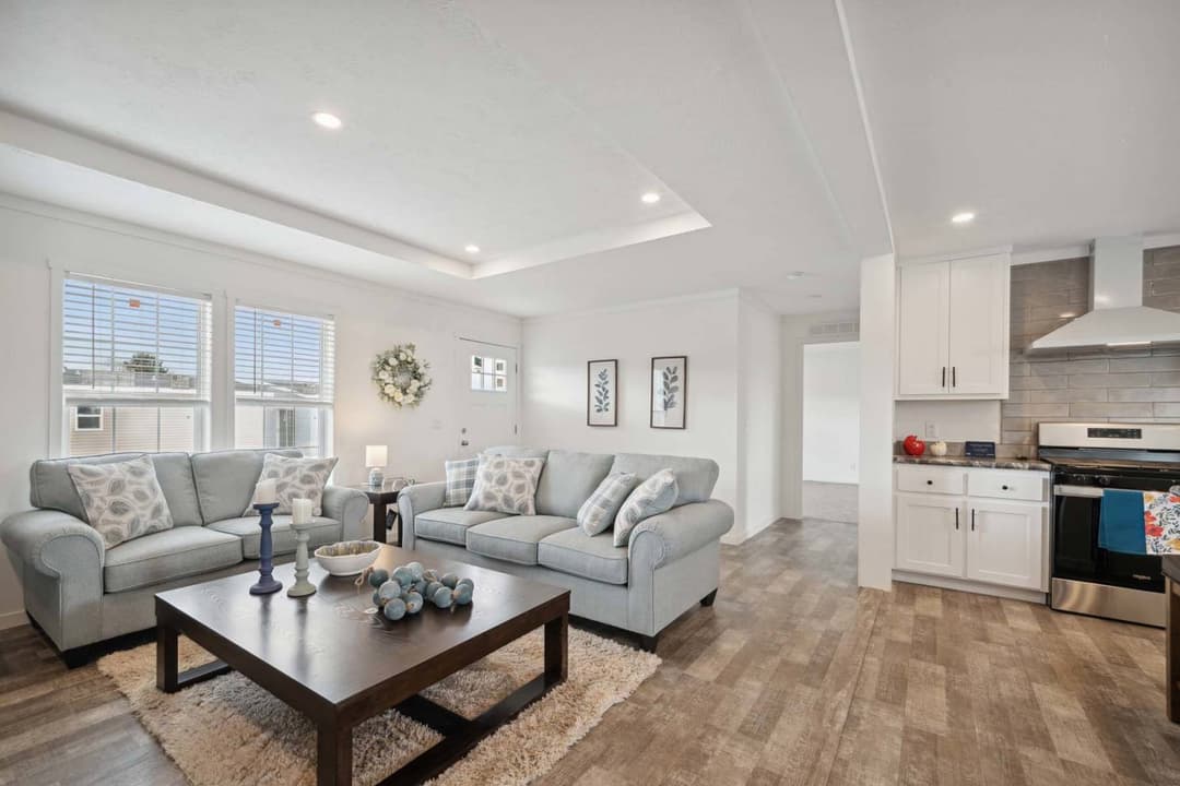 Pursuit interior home features