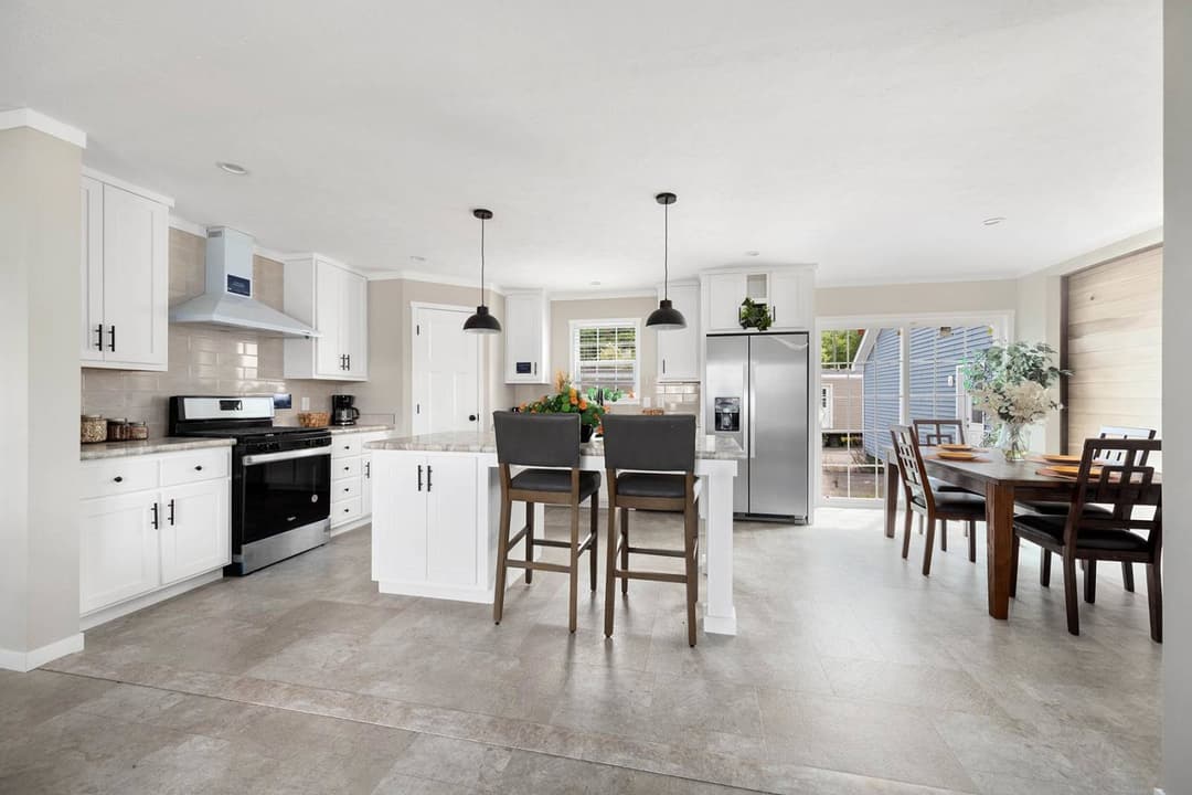 East point - elevate 52 kitchen home features