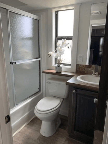 Lakeview bathroom home features