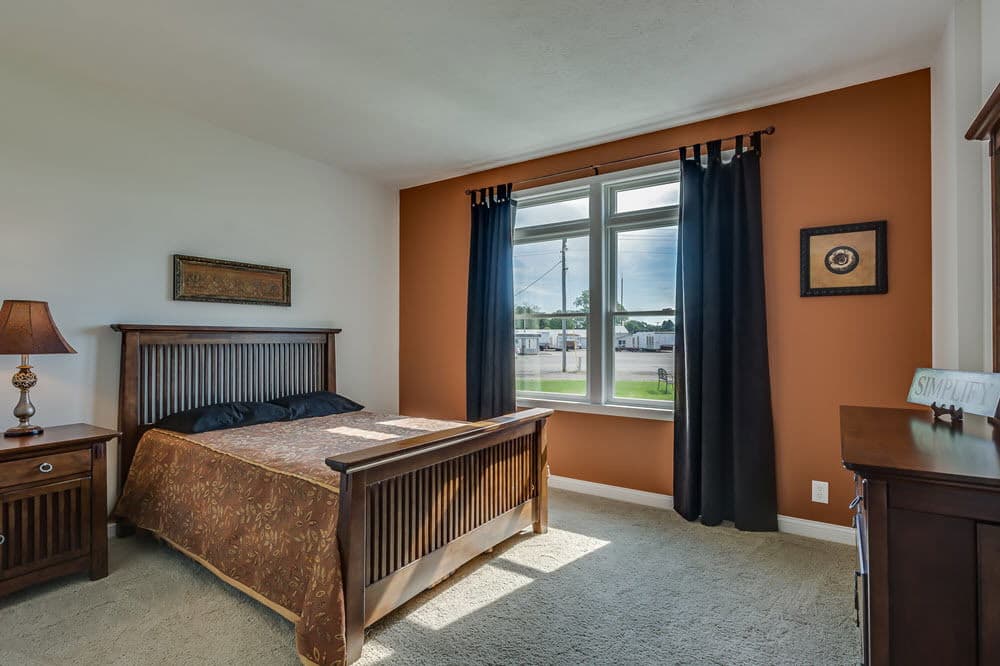 Ranch bedroom home features