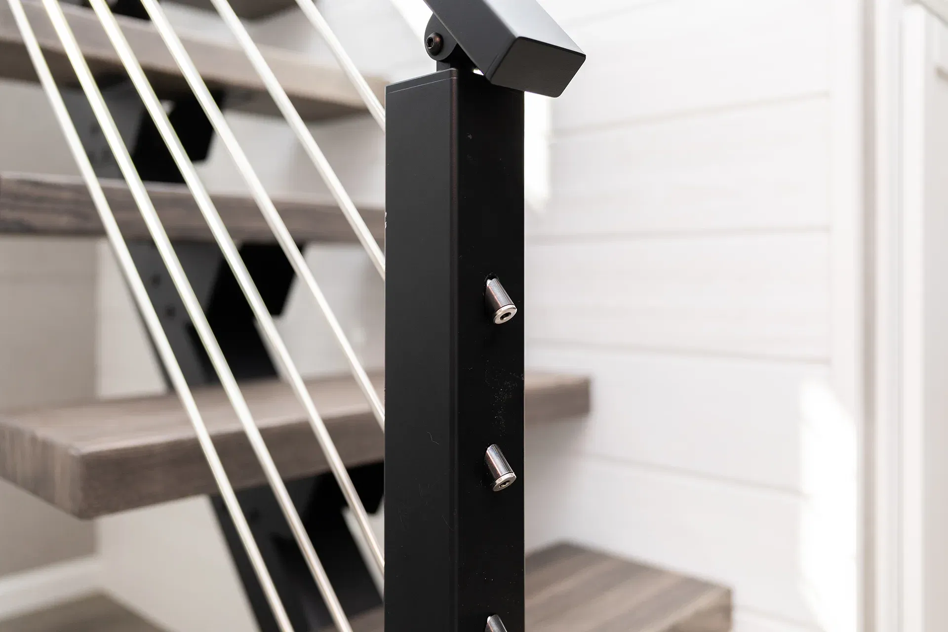 Eldorado 9043 interior home features