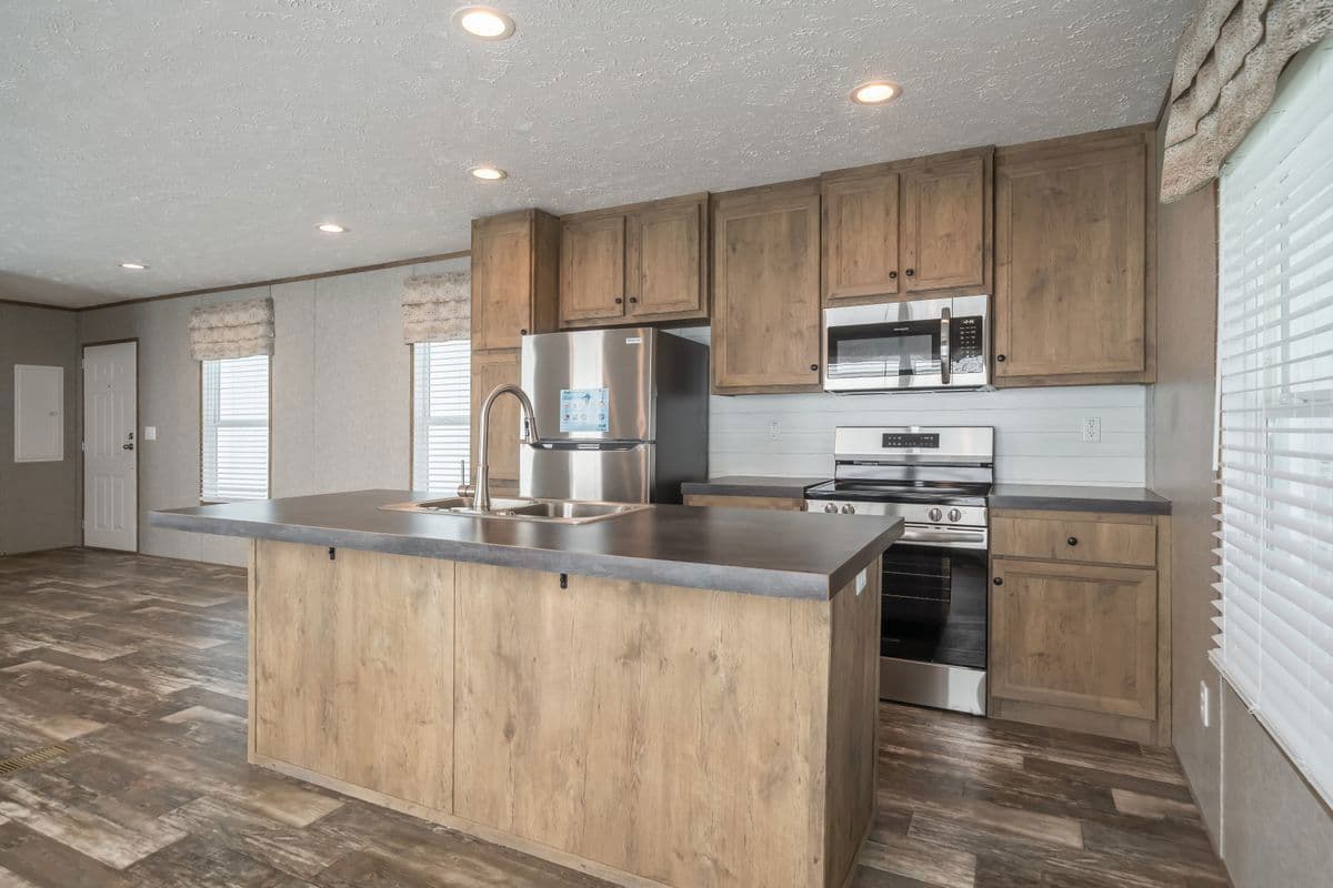 Lakeside cottage kitchen home features