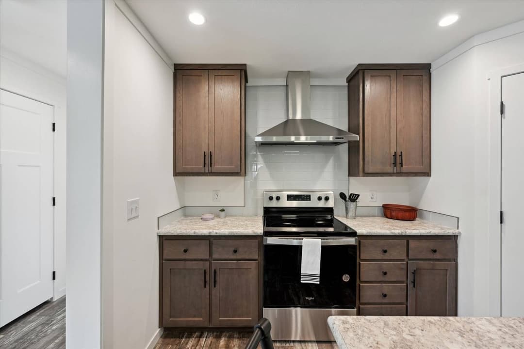 Elevate 56 kitchen home features