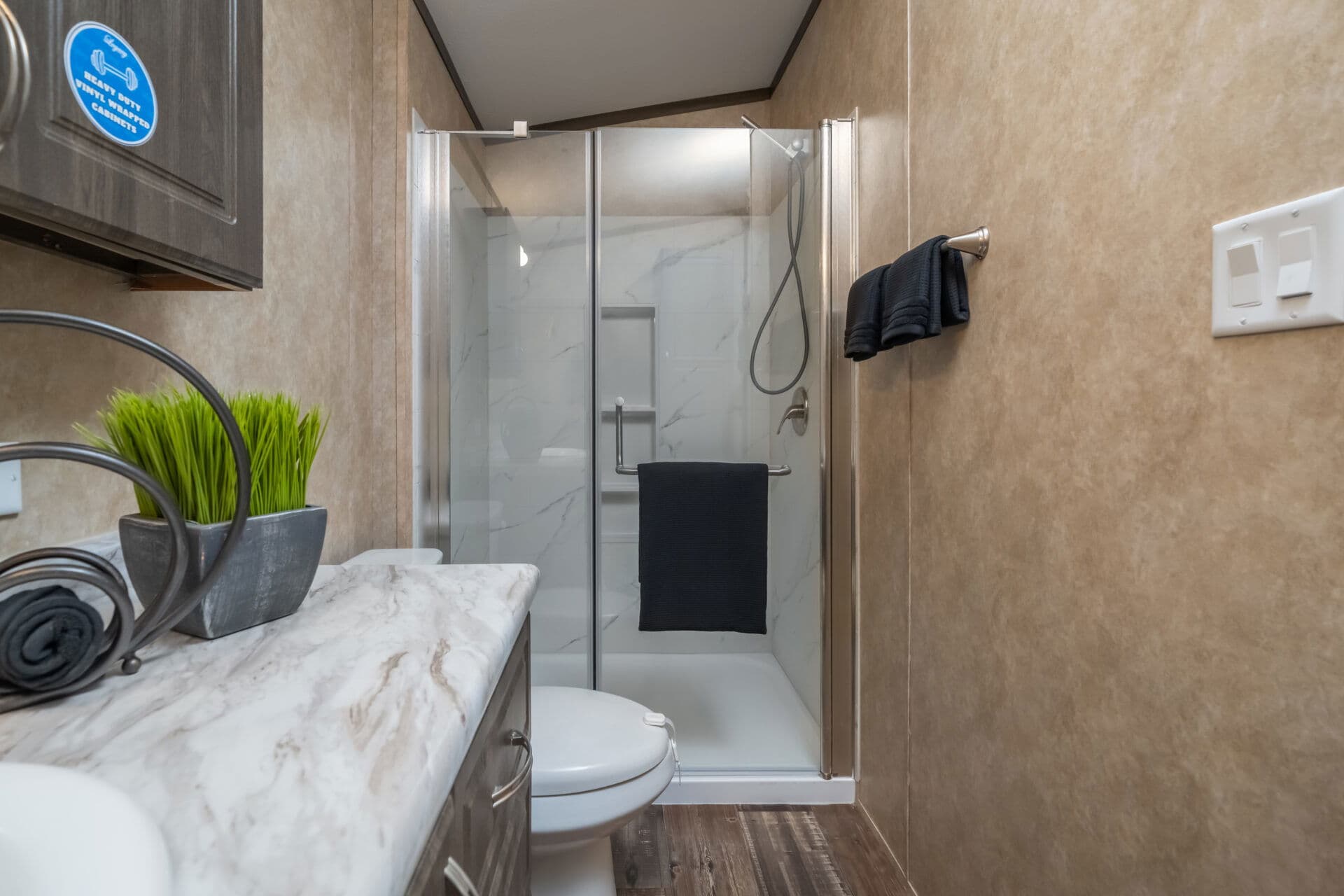 Workforce o-16×76-66aof bathroom home features