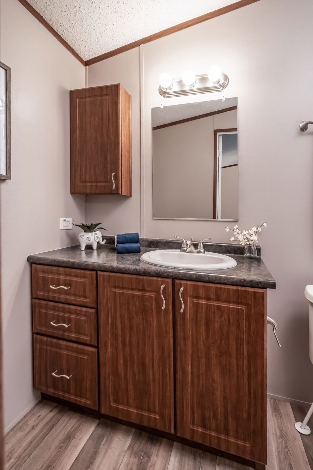 Heritage h-1664-32c bathroom home features