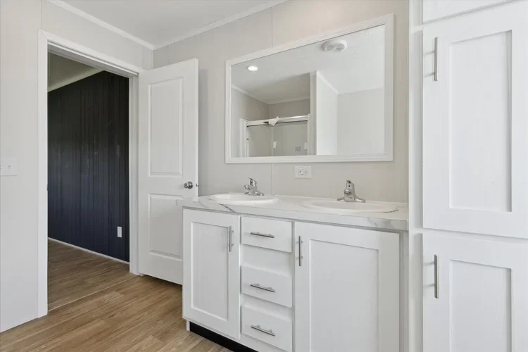 Fremont bathroom home features