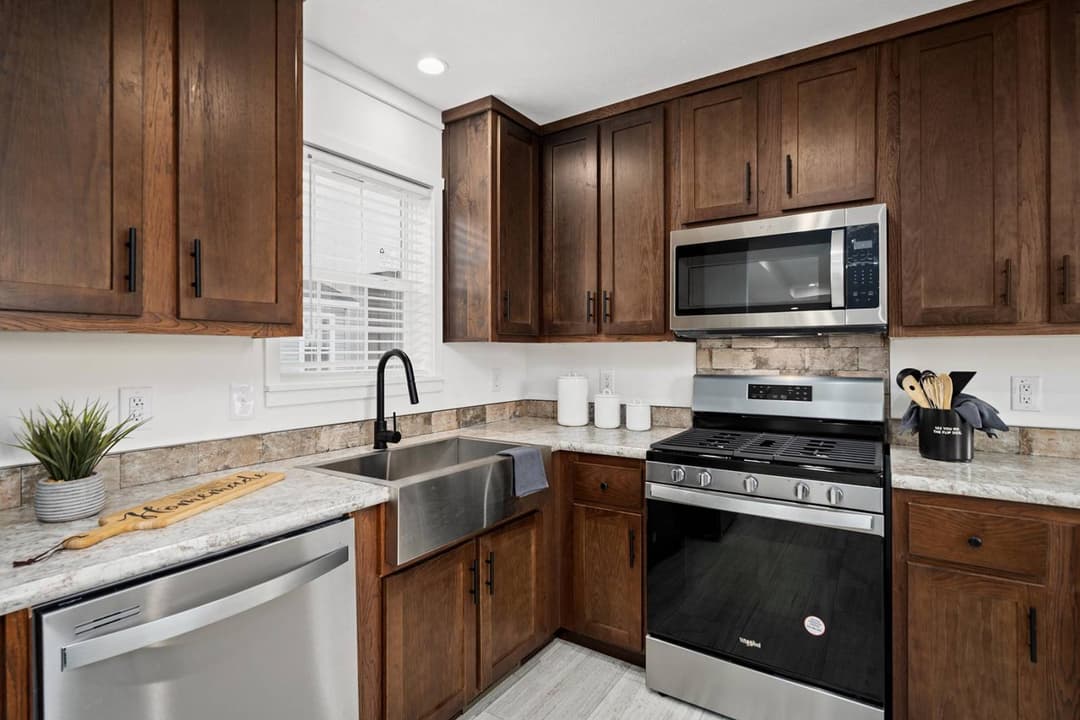 East point - affinity kitchen home features