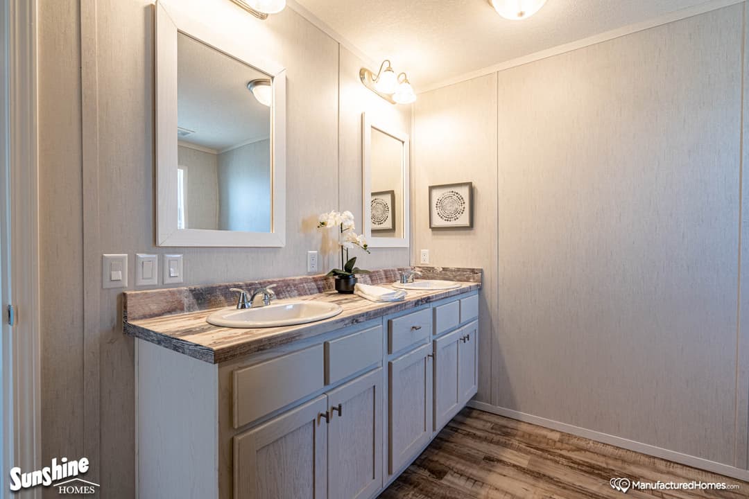 Arc1680-8000 bathroom home features