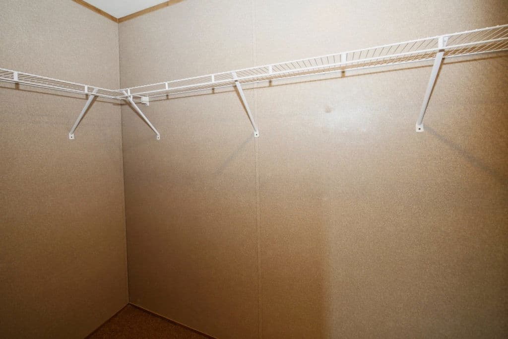 Taurus 9366 interior home features